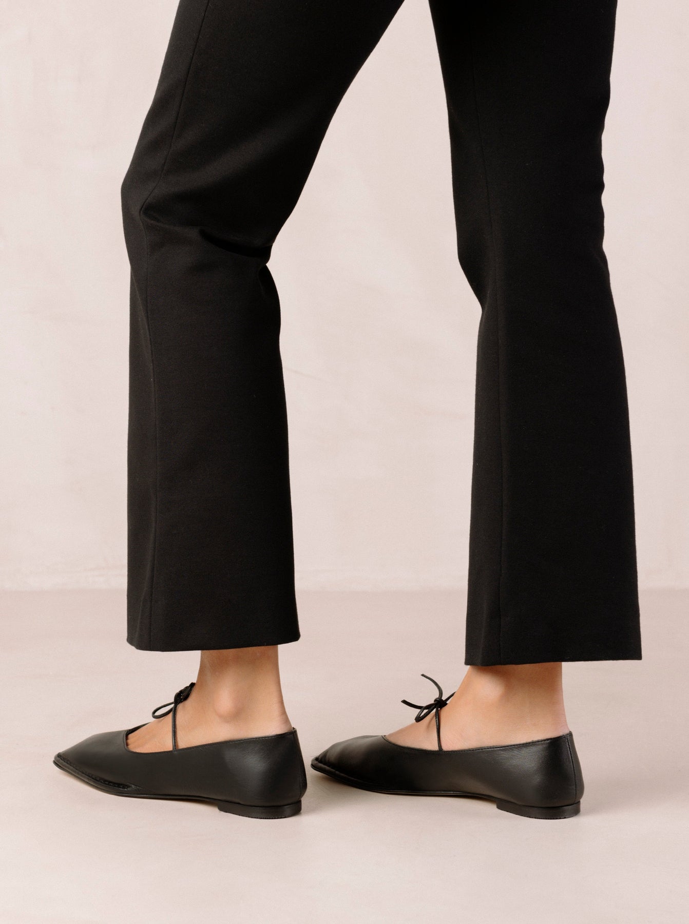 Sway Leather Flats - Black – For Days